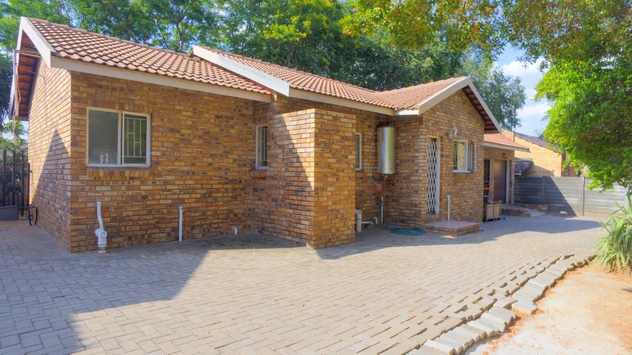 3 Bedroom Property for Sale in Bodorp North West